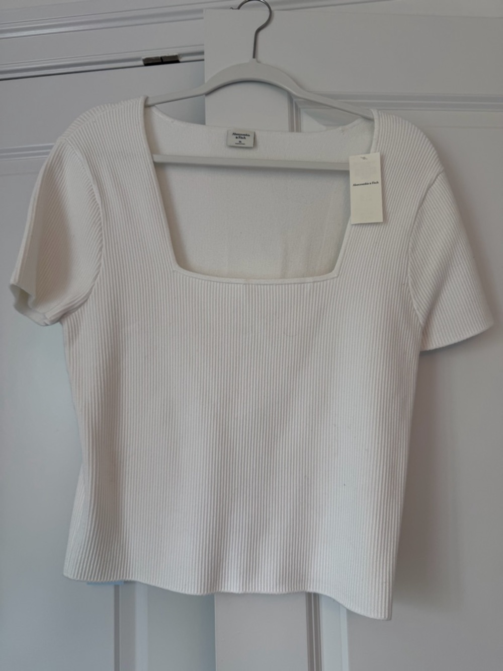 BNWT-Abercrombie square neck sweater tee in White